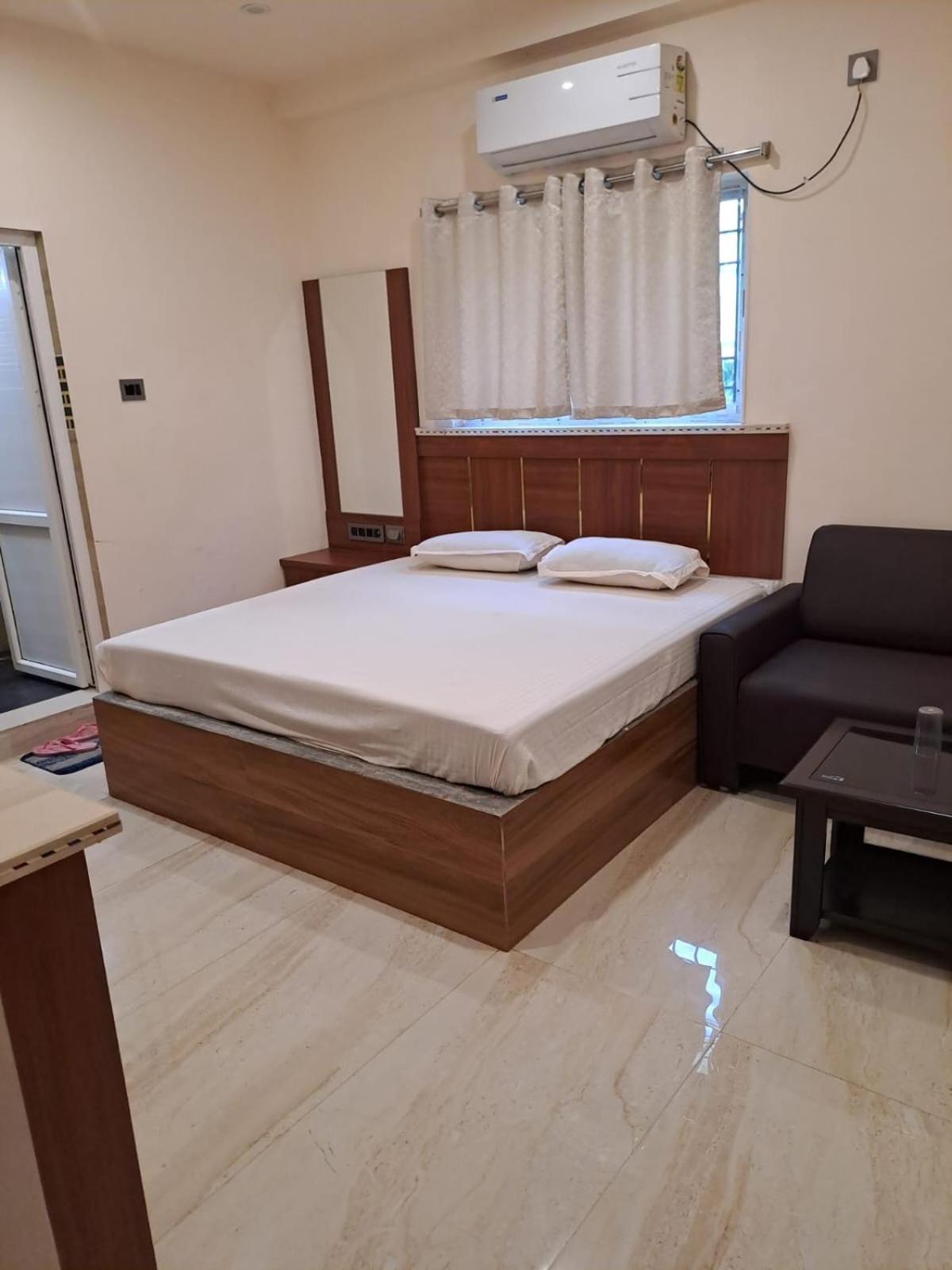 Hotel Vivek Patna  Kültér fotó