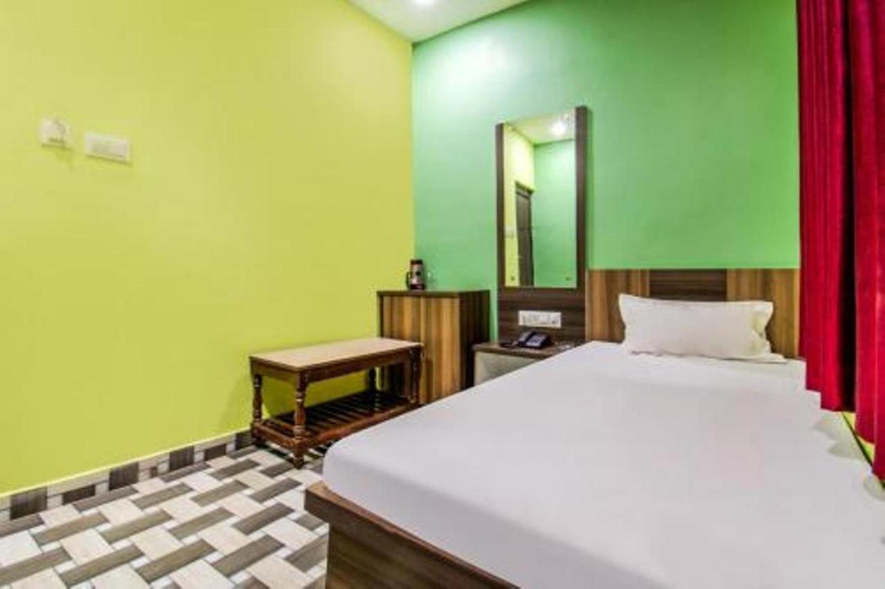 Hotel Vivek Patna  Kültér fotó